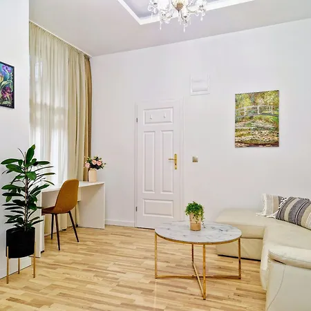Amelia Old Town Apartment Plus 1 Free Parking Offsite Apartmán *