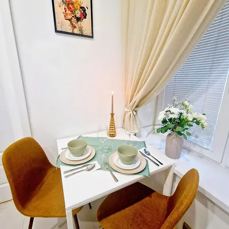 Apartmán Amelia Old Town Apartment Plus 1 Free Parking Offsite *