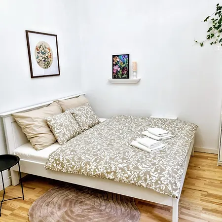 Amelia Old Town Apartment Plus 1 Free Parking Offsite * Košice